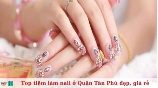 Tiệm nail Mai Lan