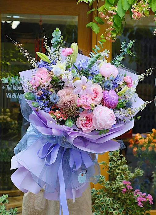 Không gian ấm cúng và những mẫu hoa độc đáo tại Tiệm Hoa Ông Xã - Ảnh 1