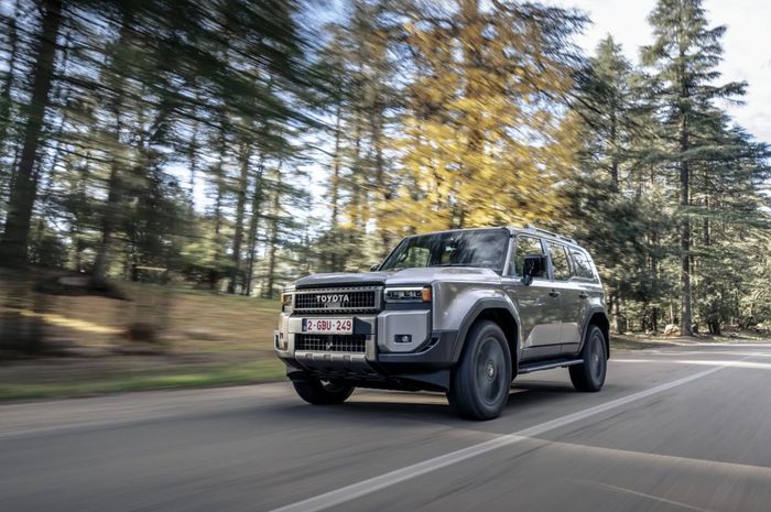 Land Cruiser 11.JPG