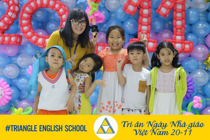 Hình ảnh hoạt động ngoại khóa sôi động tại Triangle English