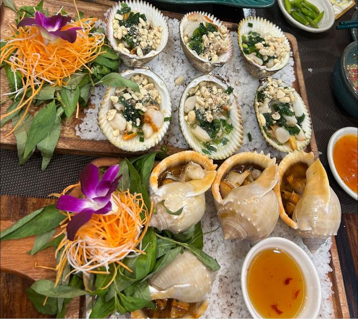 RA KHƠI Seafood & Beer - Khám phá không gian ẩm thực biển đầy sôi động