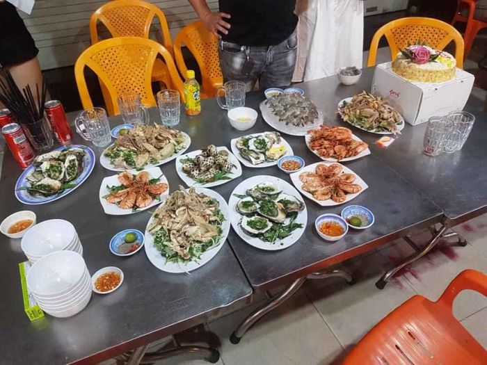 Bộ sưu tập hải sản tươi sống tại Quán Bibo - Ảnh 2