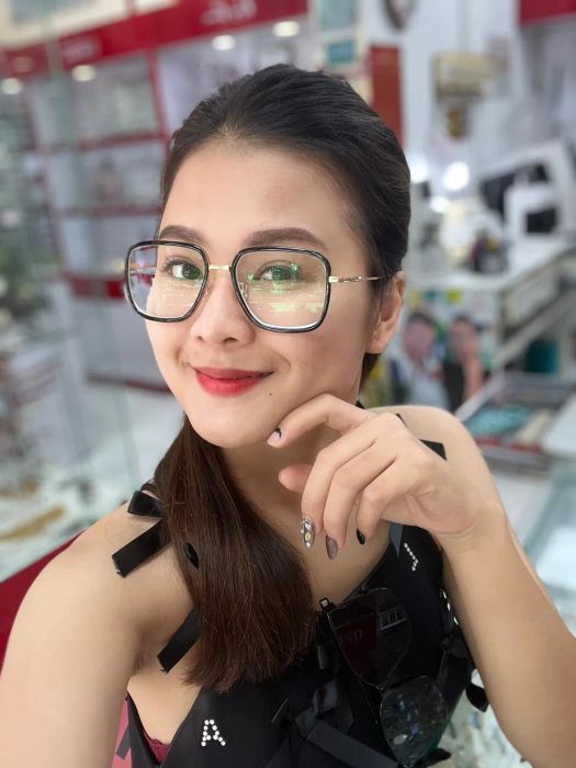 Hình ảnh bộ sưu tập kính thời trang tại Kính Thuốc Tràng Tiền
