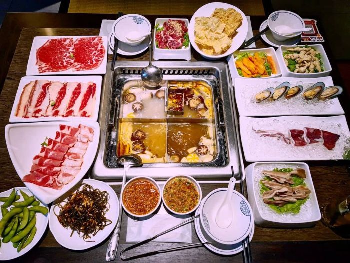 Bộ sưu tập nguyên liệu cao cấp tại Hutong Hot Pot Paradise