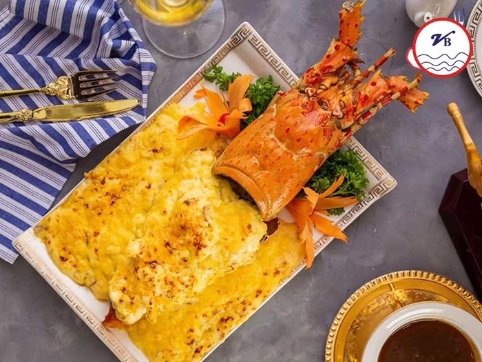 Không gian sang trọng và món ngon đặc sản tại Nhà Hàng Vũ Bảo