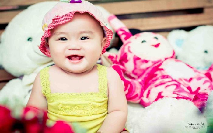 Khoảnh khắc đáng yêu của em bé tập đi (Nguồn ảnh: internet)