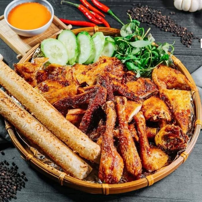 Không gian ấm cúng và các món gà hấp dẫn tại Nhà Hàng Thế Giới Gà
