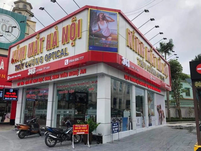 Không gian trưng bày đẳng cấp tại Thúy Cường Optic
