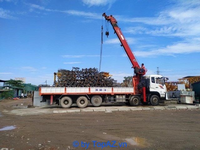 Công ty Hồng Lĩnh cung cấp dịch vụ cho thuê xe cẩu tại tất cả các quận, huyện trên địa bàn TP.HCM, đảm bảo đáp ứng nhu cầu của khách hàng mọi lúc, mọi nơi.