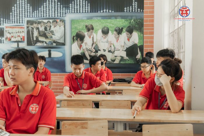 Hình ảnh Trường Cao đẳng Bách nghệ Hà Nội - Góc đào tạo thực hành chuyên nghiệp