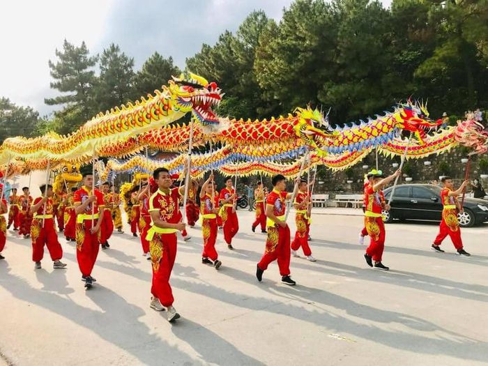 Những khoảnh khắc đẹp trong biểu diễn của Hồng Long Đường