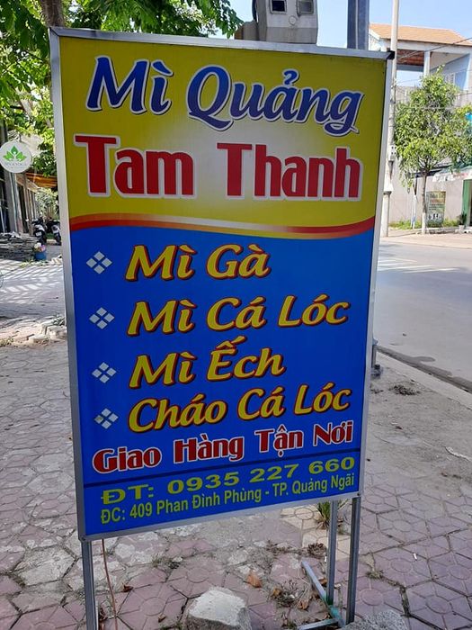 Hình ảnh tô mì Quảng đầy màu sắc tại Tam Thanh