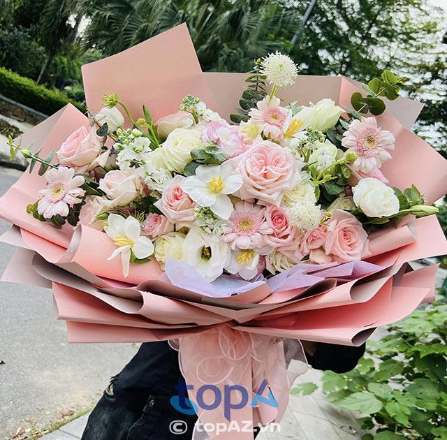 Thuy Flower Academy – Điểm đến cho những ai đam mê nghệ thuật cắm hoa tại Hà Nội
