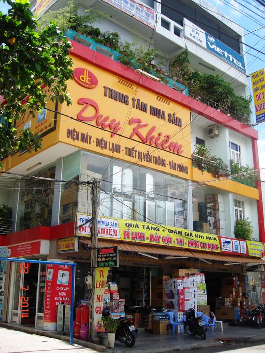 Không gian trưng bày ấn tượng tại Trung Tâm Điện Máy Duy Khiêm (Ảnh 1)