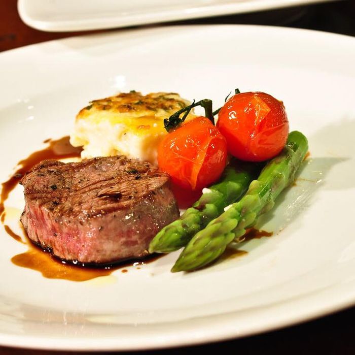 Những món ngon đặc trưng tại Red Sky Steakhouse - Ảnh 1