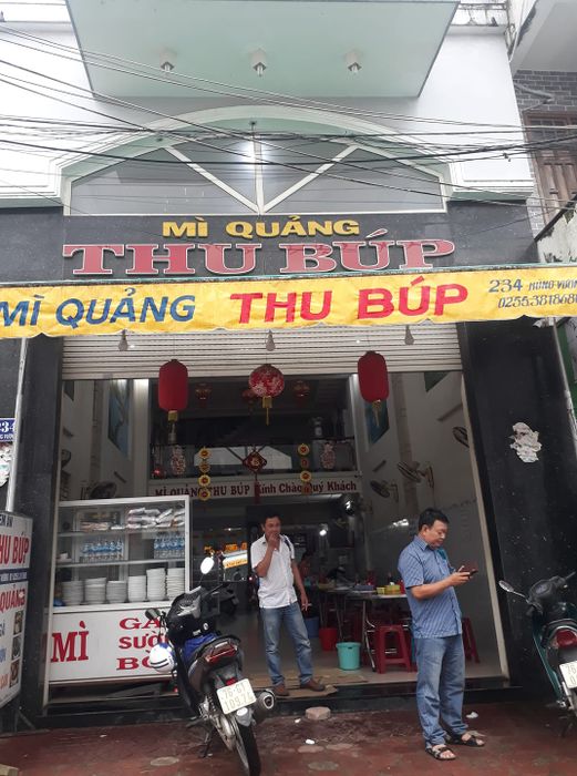 Hình ảnh không gian ấm cúng tại quán Mì Quảng Thu Búp