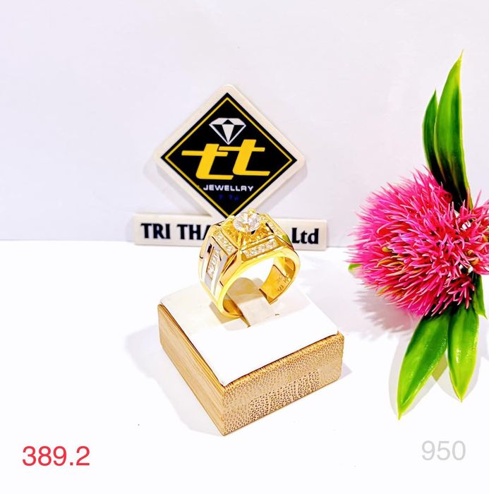 Không gian trưng bày trang sức cưới lộng lẫy tại Vàng Trí Thành