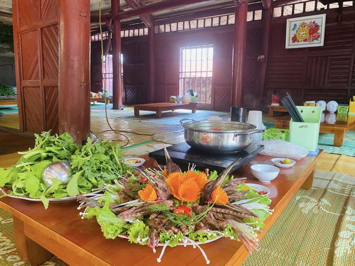 Nhà Sàn Quán - Hình ảnh 1