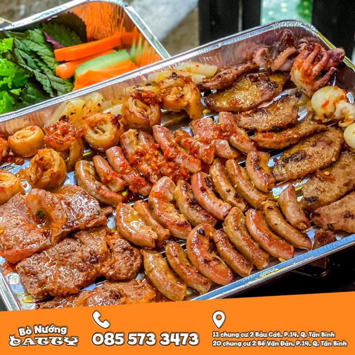 Góc ảnh check-in đầy màu sắc tại quán