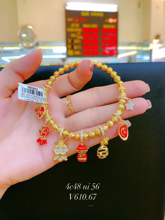 Không gian trưng bày sang trọng tại Vàng Trương Hưng