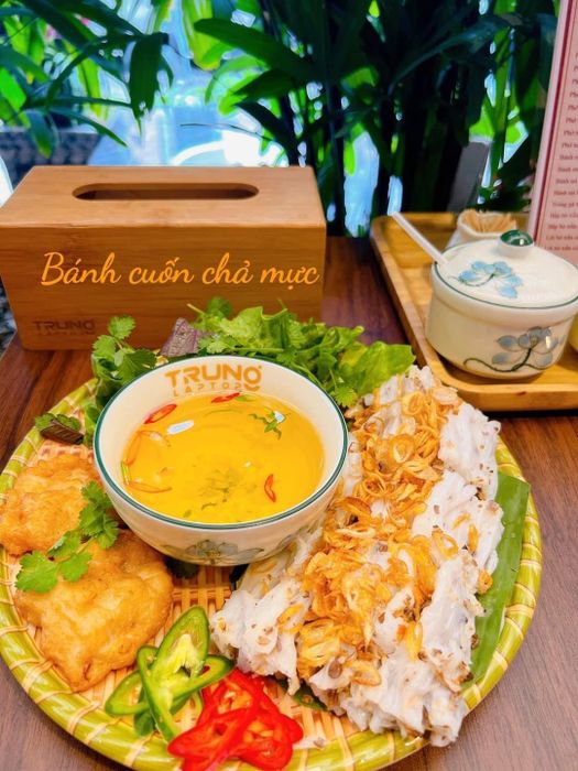 Bánh cuốn tươi, món ăn đặc sản hấp dẫn và đẳng cấp tại Nhà Hàng Trung Laptop