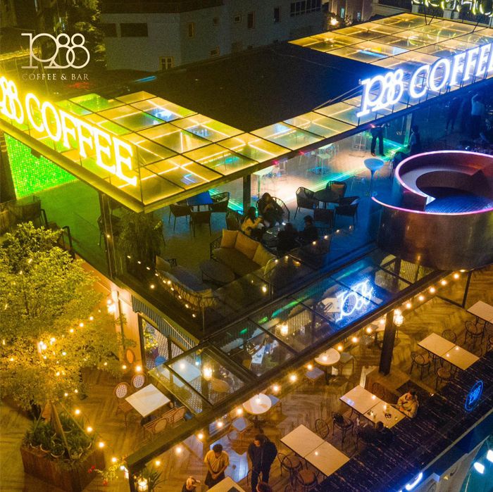 Khung cảnh tuyệt vời từ trên cao của 1988 Coffee & Bar