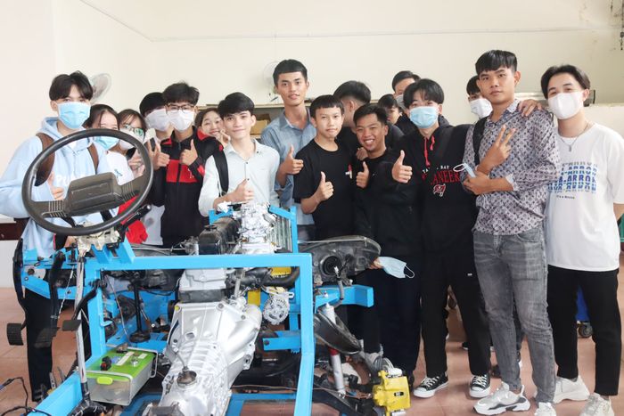 Hình ảnh khuôn viên xanh mát của Trường Cao đẳng Kỹ thuật Công nghệ Bà Rịa - Vũng Tàu