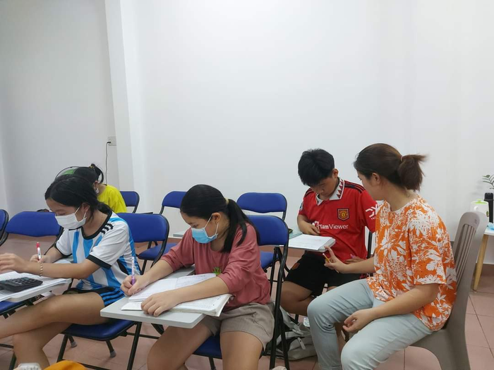 Hình ảnh lớp học tại Trung tâm Tri thức Phú Hòa