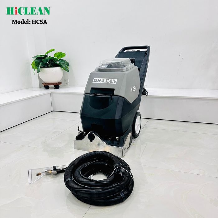 Hình ảnh máy giặt thảm HiClean với thiết kế công nghiệp hiện đại