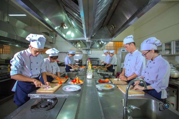Hình ảnh phòng thực hành nghiệp vụ nhà hàng - khách sạn hiện đại tại Trường Cao đẳng Du lịch Vũng Tàu