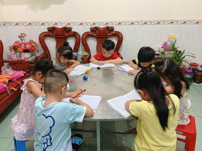 Hoạt động học tập sôi nổi tại lớp cô Sen