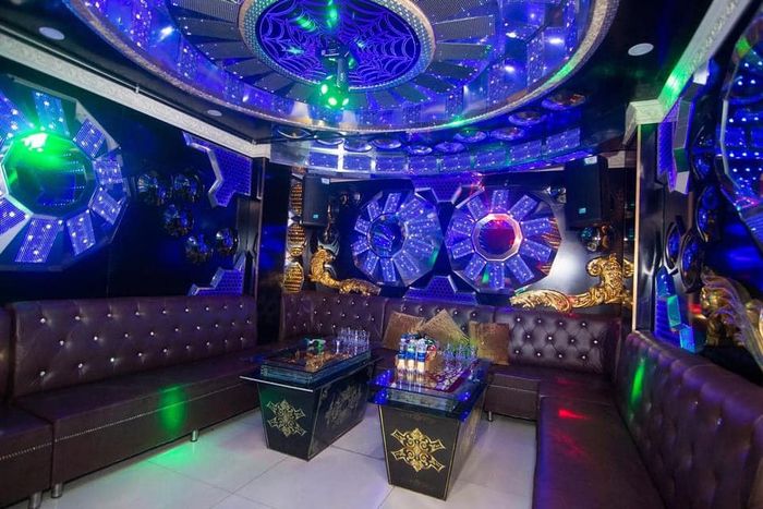 Hình ảnh không gian giải trí đẳng cấp tại Gold Star Karaoke