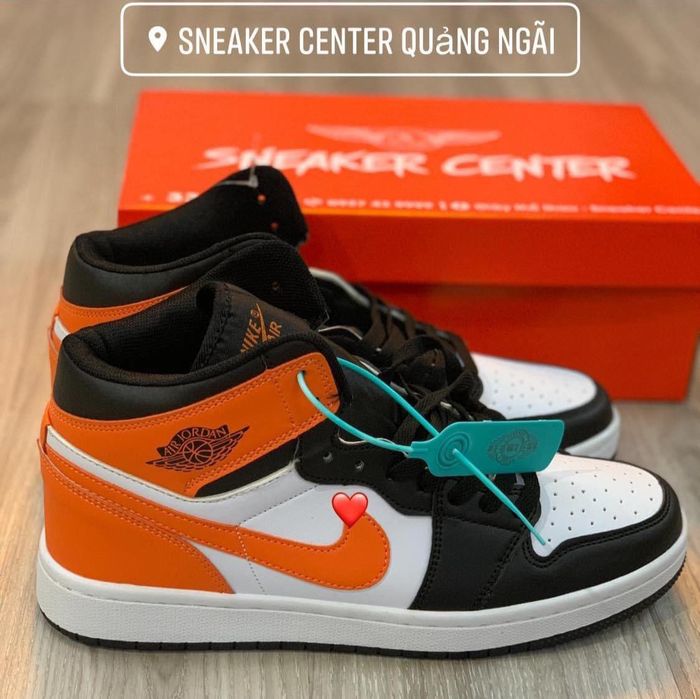 Hình ảnh không gian Sneaker Center Quảng Ngãi