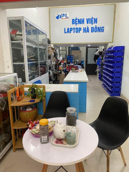 Không gian làm việc hiện đại tại Bệnh Viện Laptop Hà Đông
