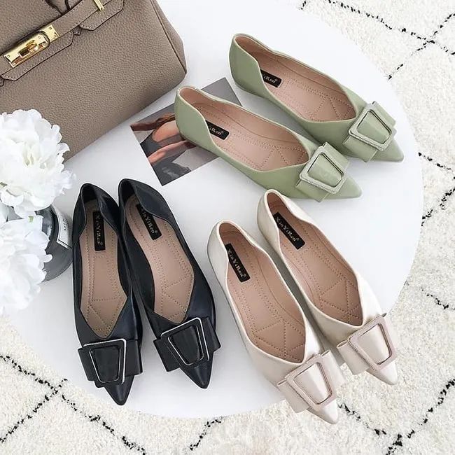 Giày tại Change Shop, mỗi đôi giày là một tác phẩm nghệ thuật, tinh tế và phong cách.
