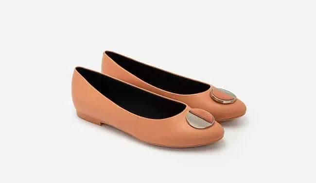Vascara là thương hiệu không thể thiếu trong bộ sưu tập của mọi tín đồ thời trang, với những sản phẩm luôn đi đầu xu hướng.