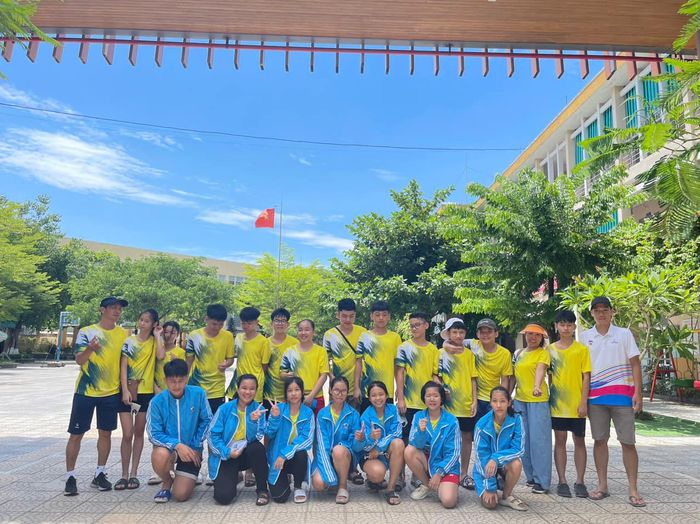 Hình ảnh lớp học cầu lông tại Trì Sport