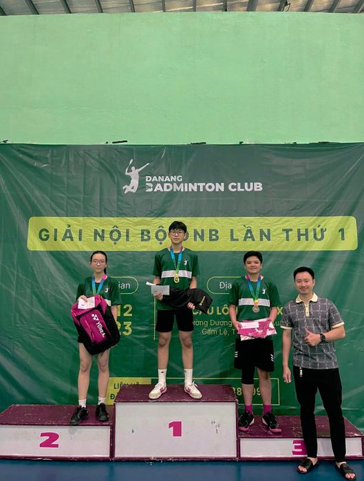 Hình ảnh lớp học năng động cùng HLV Tùng