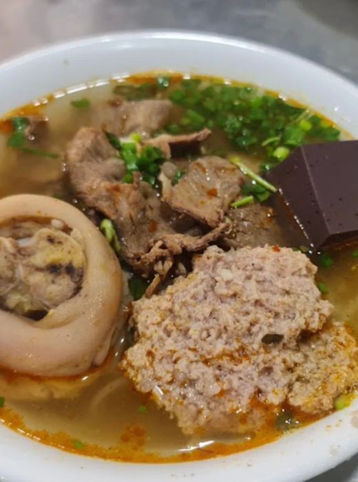 Bún Bò Huế Bà Dinh - ảnh 2