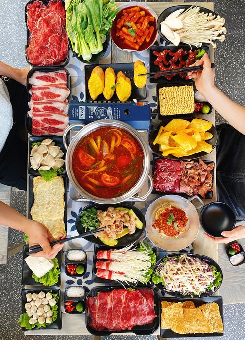Set lẩu bò nhúng dấm đặc trưng tại Ăndeee - Ảnh 2