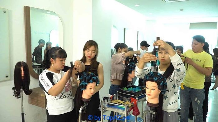 đào tạo nghề tóc chuyên nghiệp tại TP.HCM