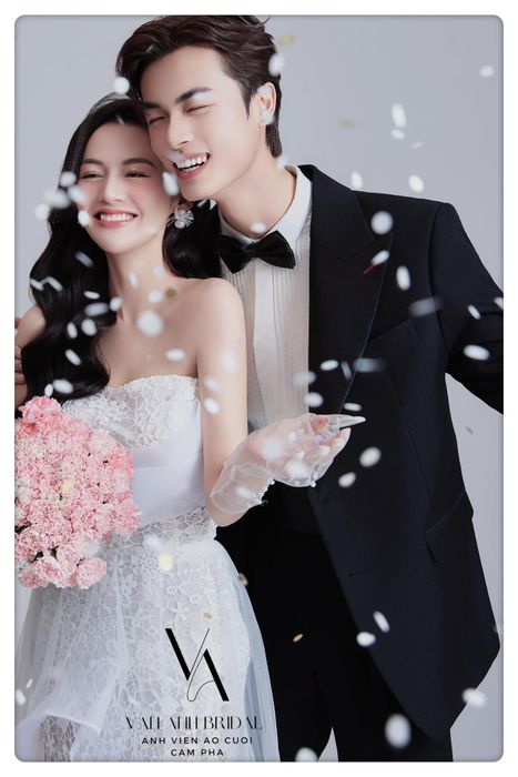Khoảnh khắc đẹp ngây ngất tại Vân Anh Bridal