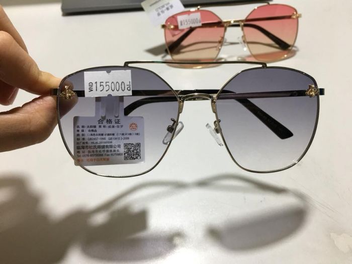 Không gian trưng bày ấn tượng tại Nhị Hồng Shop