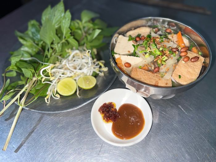 Hủ Tiếu Chay - Lộ Bình Tiên, món ăn chay với hương vị thanh thoát, dễ chịu, đem lại cảm giác thư giãn cho thực khách.