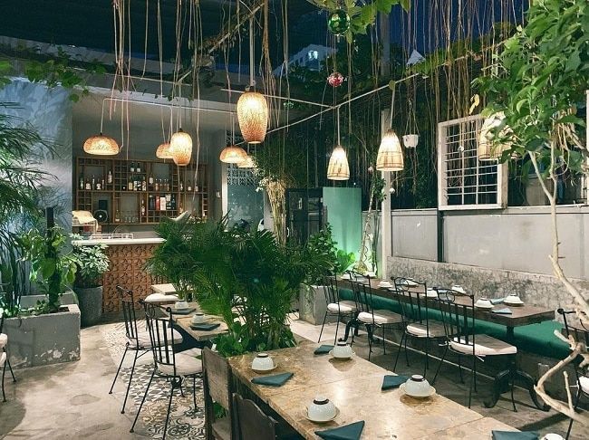 Quán Bụi - Tinh hoa ẩm thực Việt trong không gian hiện đại