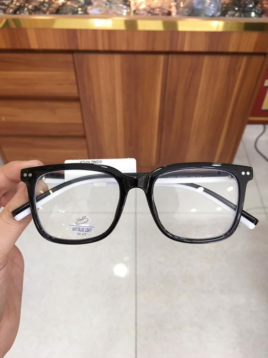 Bộ sưu tập kính đa dạng tại Nha Trang Optical