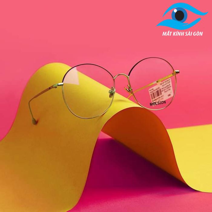 Không gian mua sắm hiện đại tại Sài Gòn Optical