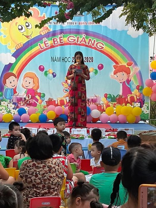 Hoạt động vui chơi ngoài trời tại Mầm non Hoa Hồng
