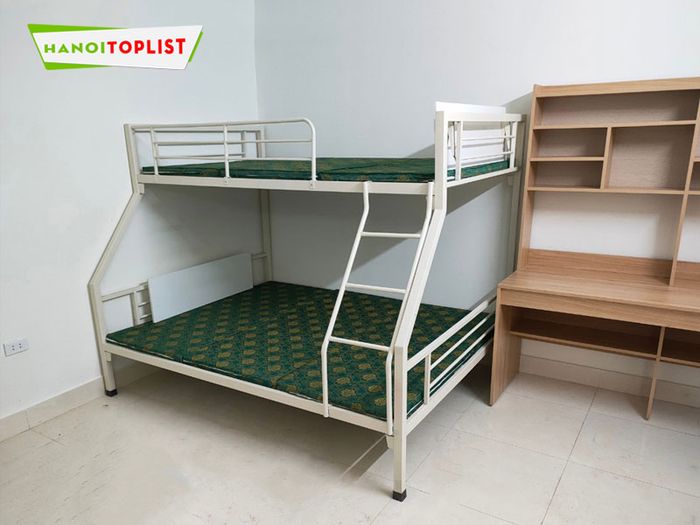 noi-that-viet-ba-giuong-tang-sat-1m2-chat-luong-ha-noi-Tripi
