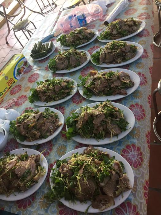 Góc ẩm thực đầy mê hoặc tại Tháng Tám Quán